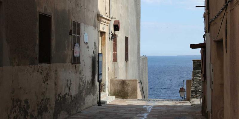 电商转化率翻倍秘诀:如何用高水准产品视频引爆销量(附易得视频实战指南)